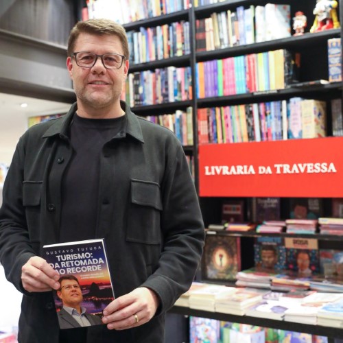 Da infância em Piraí aos recordes no turismo, Tutuca lança seu primeiro livro em VR